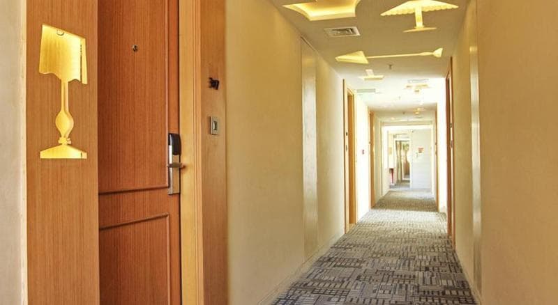 Aureole Hotel 4
