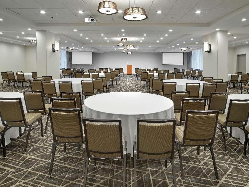 DoubleTree by Hilton Edmonton Downtown photo 1