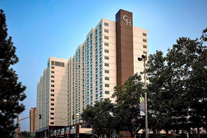 The Davenport Grand, Autograph Collection 4