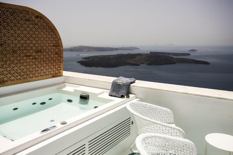 Andronikos Santorini 2