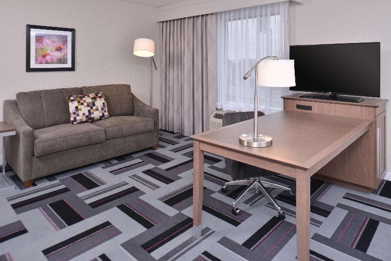 Hampton Inn & Suites Ames 3