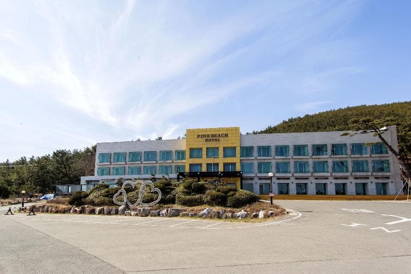 Pine Beach Hotel 5