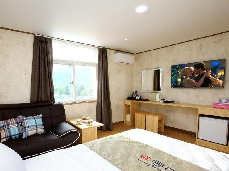 Traum Hotel & Condo 3