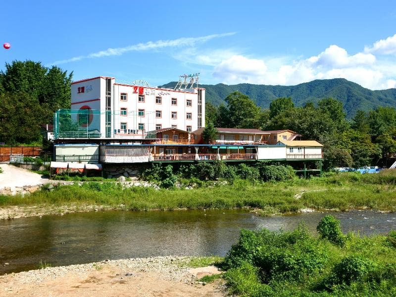 Traum Hotel & Condo 4