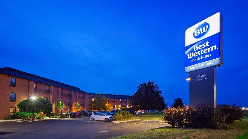 Best Western London Airport Inn & Suites 2