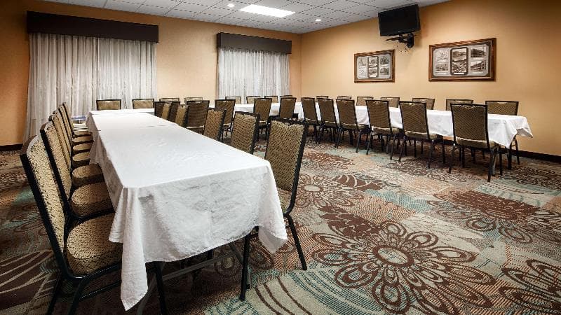 Best Western Holiday Manor main