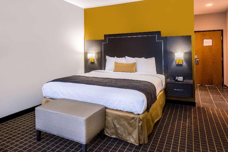 Best Western Plus Regency Park 4