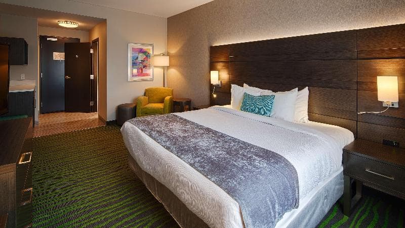 Best Western Plus Prien Lake Inn & Suites 4