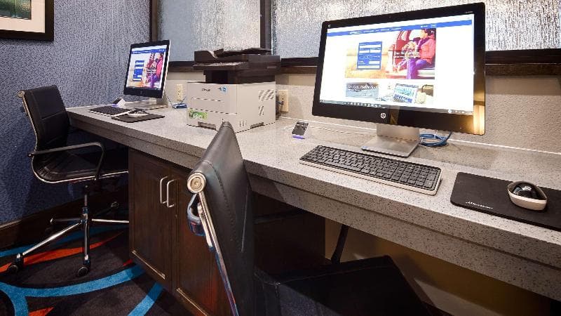 Best Western Plus Ardmore Inn & Suites photo 1