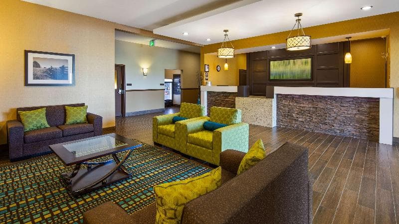Best Western Plus Moosomin Hotel 5