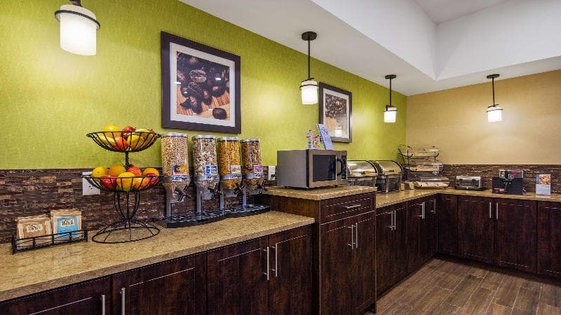 Best Western Plus Moosomin Hotel 3