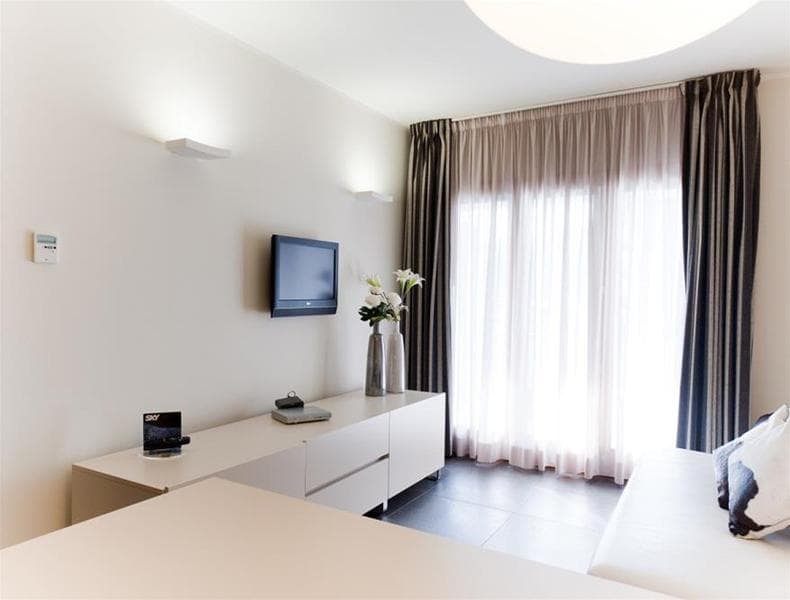 Home Club Suite Hotel photo 1