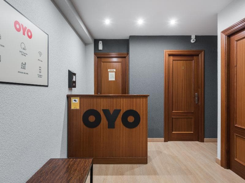 Hotel Hostal Uria 4