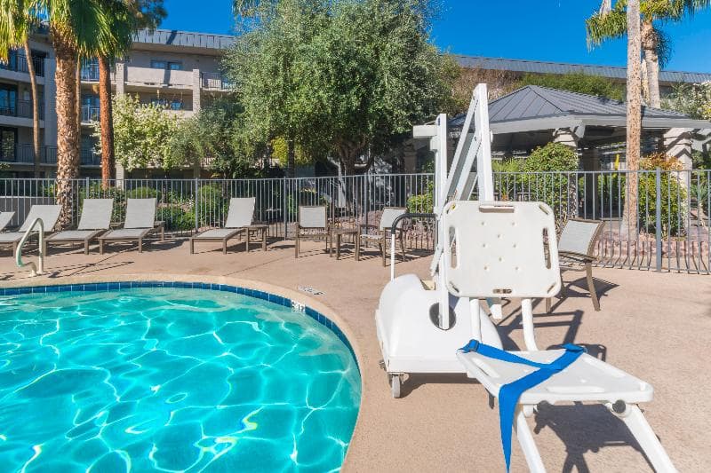 Holiday Inn & Suites Phoenix Airport North 3