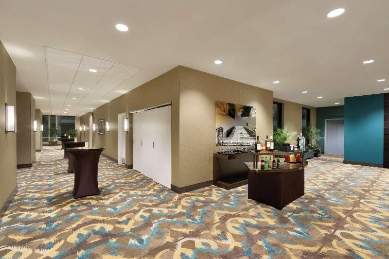 Hilton Garden Inn Calgary Downtown 2