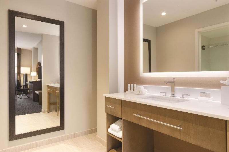 Homewood Suites by Hilton Calgary Downtown 3