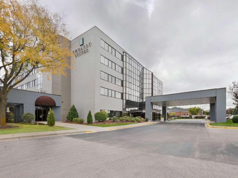 Embassy Suites by Hilton Milwaukee Brookfield photo 1