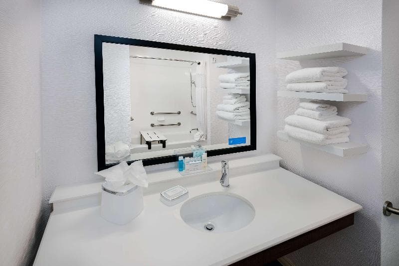 Hampton Inn and Suites San Antonio Brooks City Base 5