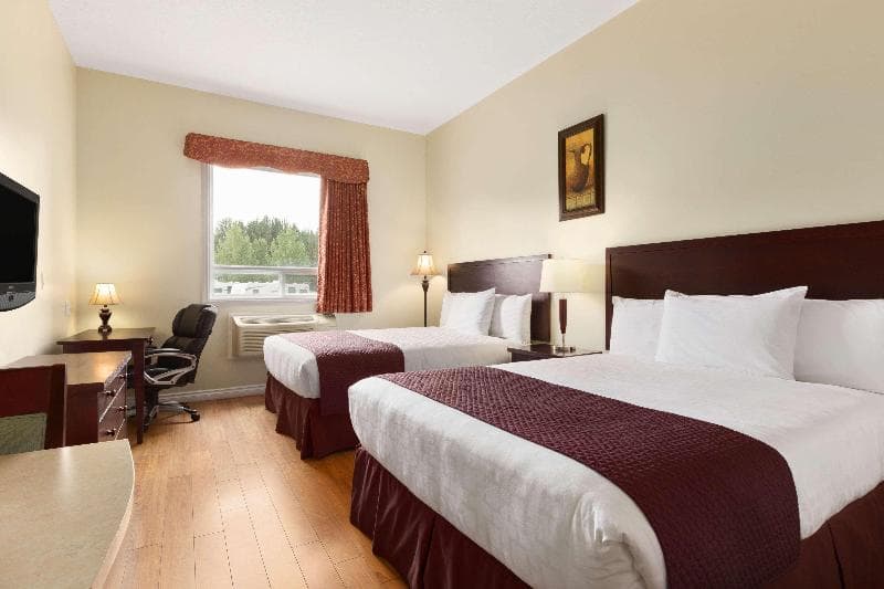 Days Inn By Wyndham Chetwynd 5