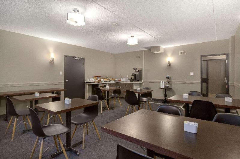Days Inn By Wyndham Stouffville 3