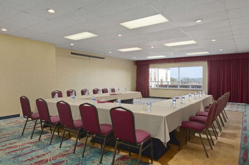 Days Inn By Wyndham Stephenville photo 1