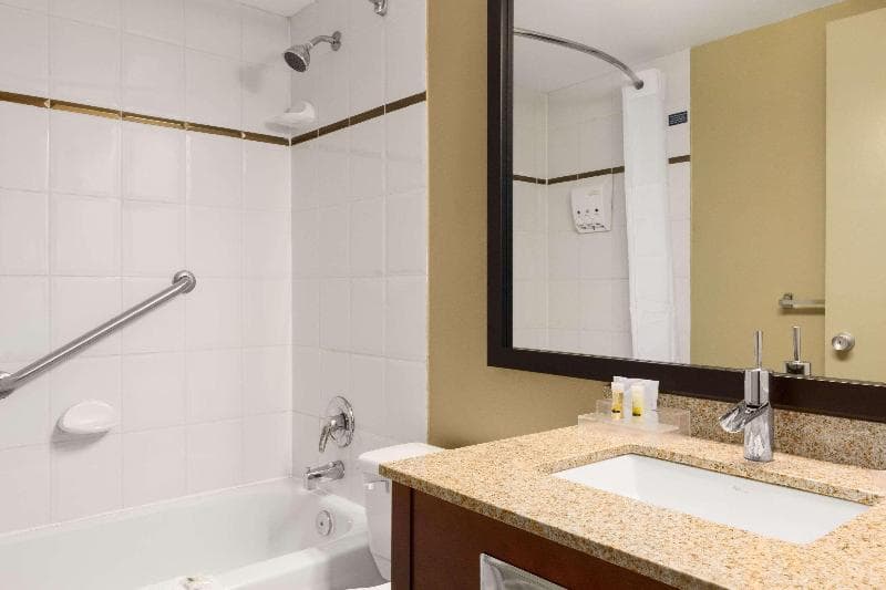 Days Inn by Wyndham Terrace 4
