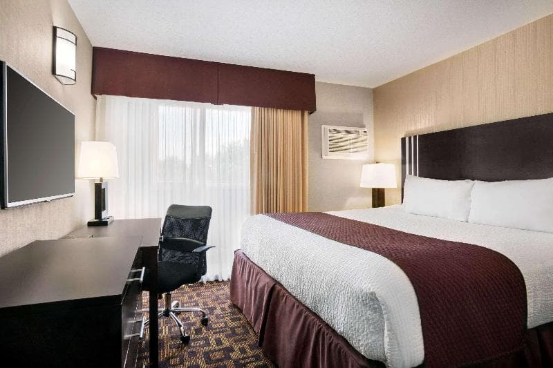 Days Inn By Wyndham Sylvan Lake 3