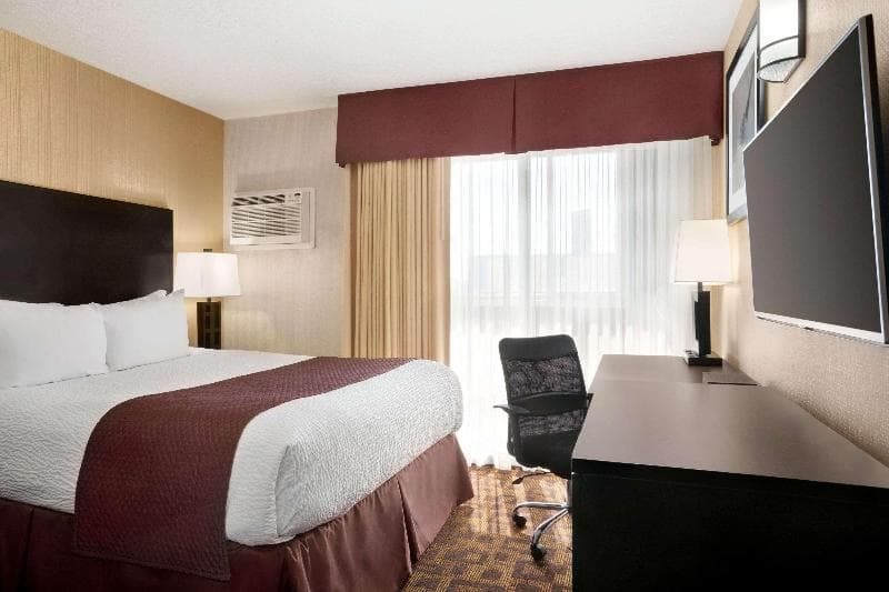 Days Inn By Wyndham Sylvan Lake 5