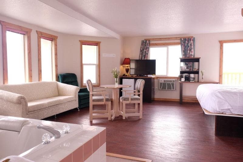 Golden Village Lodge main