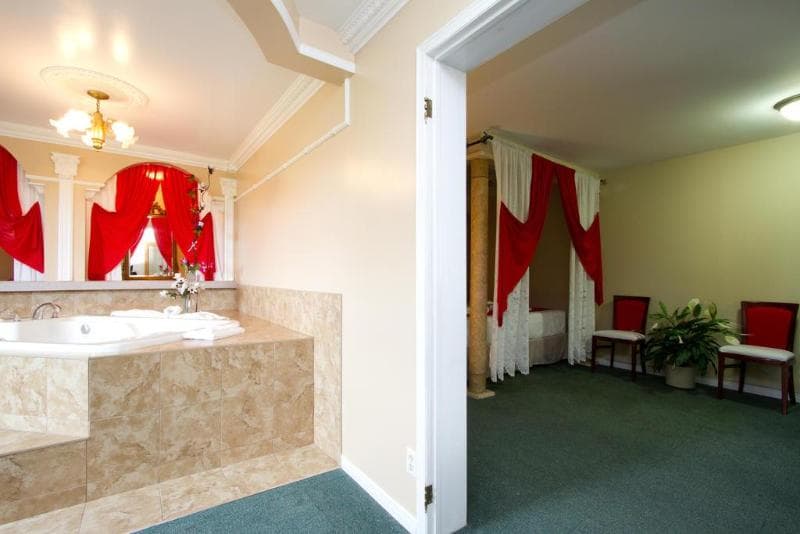 Knights Inn Lindsay 3