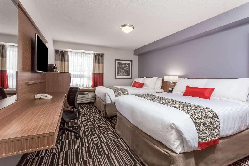 Microtel Inn & Suites By Wyndham Kirkland Lake 5