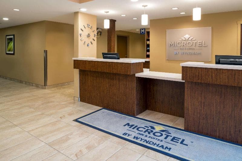 Microtel Inn & Suites By Wyndham Red Deer 4