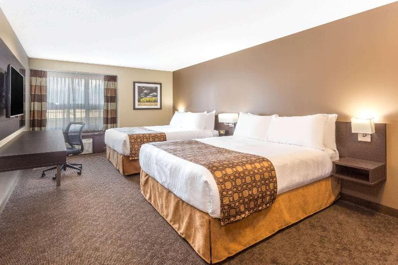 Microtel Inn & Suites By Wyndham Whitecourt 5