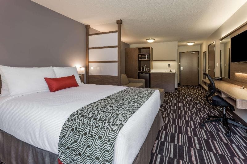 Microtel Inn & Suites by Wyndham Kitimat 4
