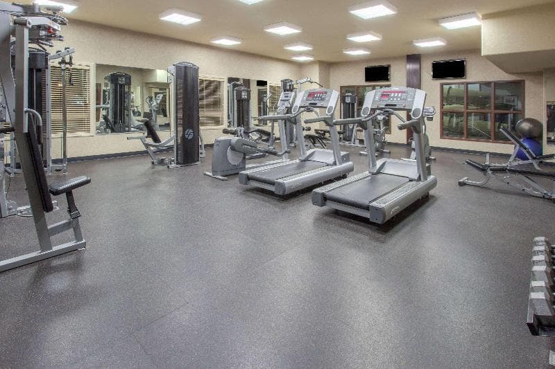 Ramada By Wyndham Camrose 2