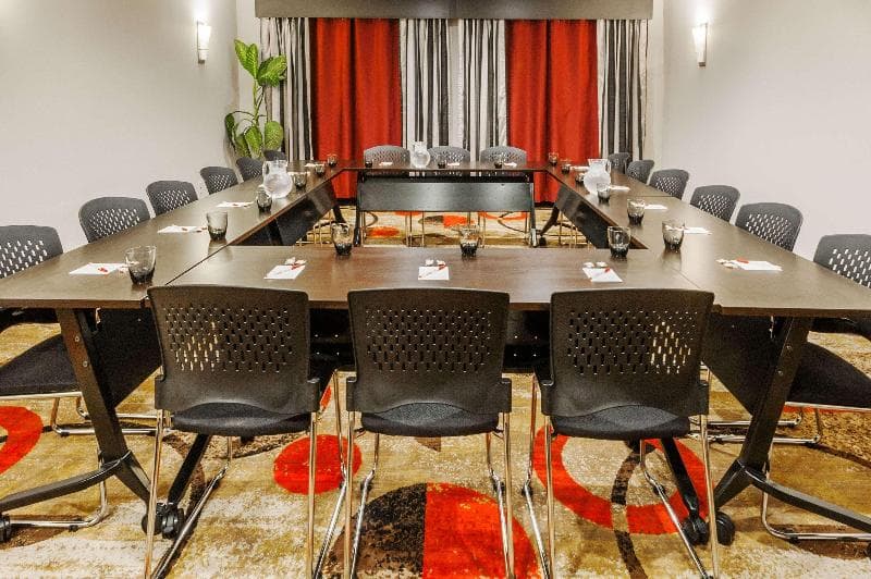 Ramada By Wyndham Moose Jaw photo 1