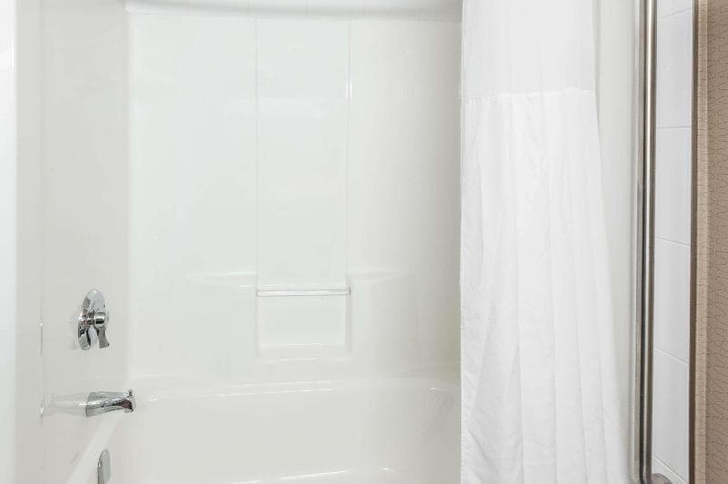 Ramada By Wyndham Moose Jaw 4
