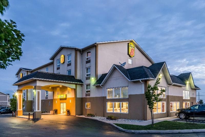 Quality Inn & Suites Grimsby 3
