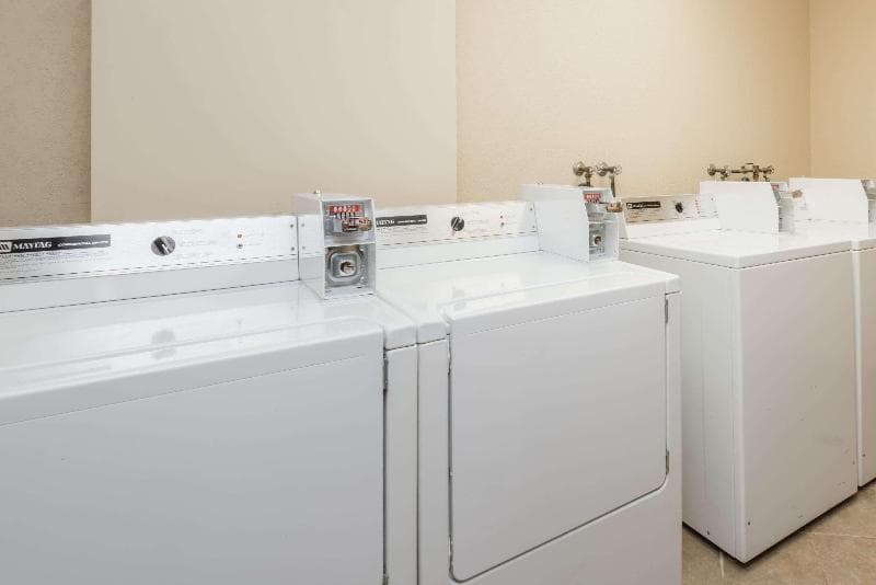 Quality Inn & Suites Grimsby 2
