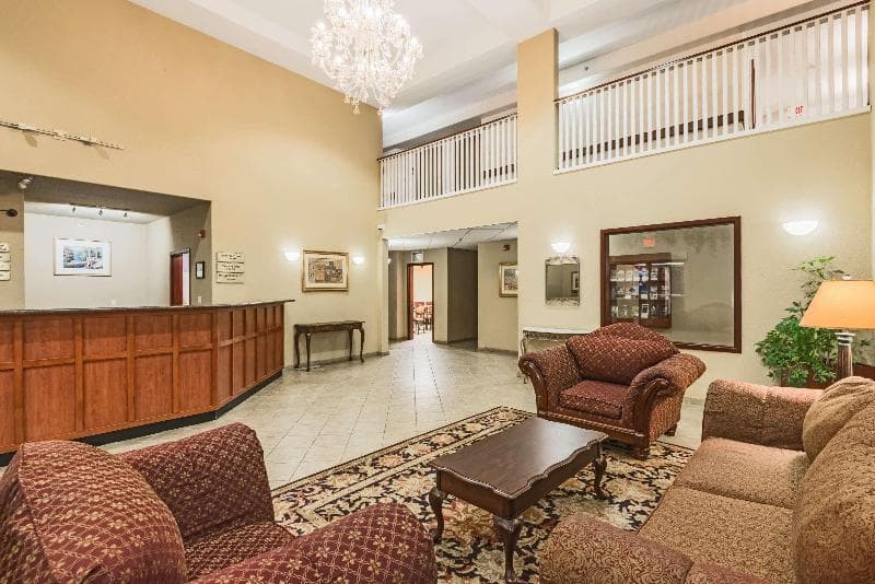 Quality Inn & Suites Grimsby 5