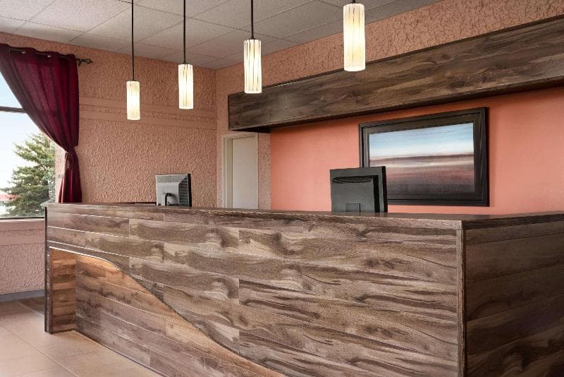 Travelodge By Wyndham Swift Current 5
