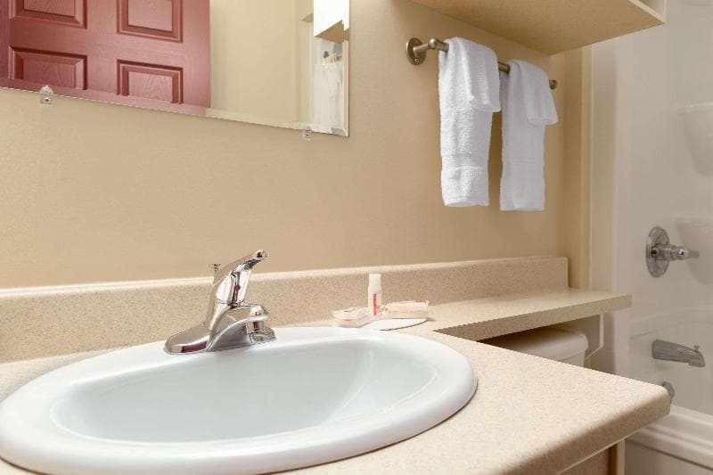 Travelodge By Wyndham Fredericton 4