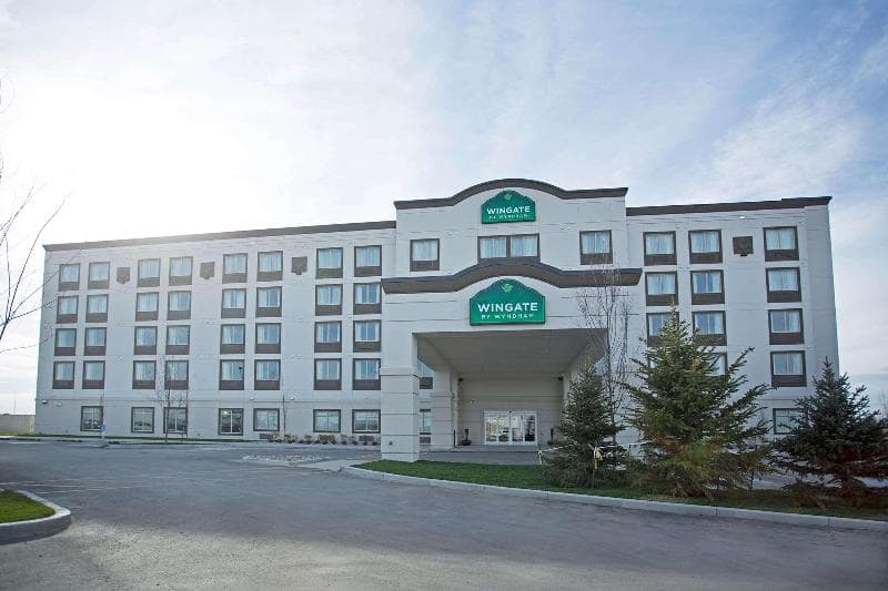 Wingate by Wyndham Calgary Airport photo 1