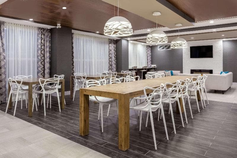 Best Western Plus Airdrie Gateway 3