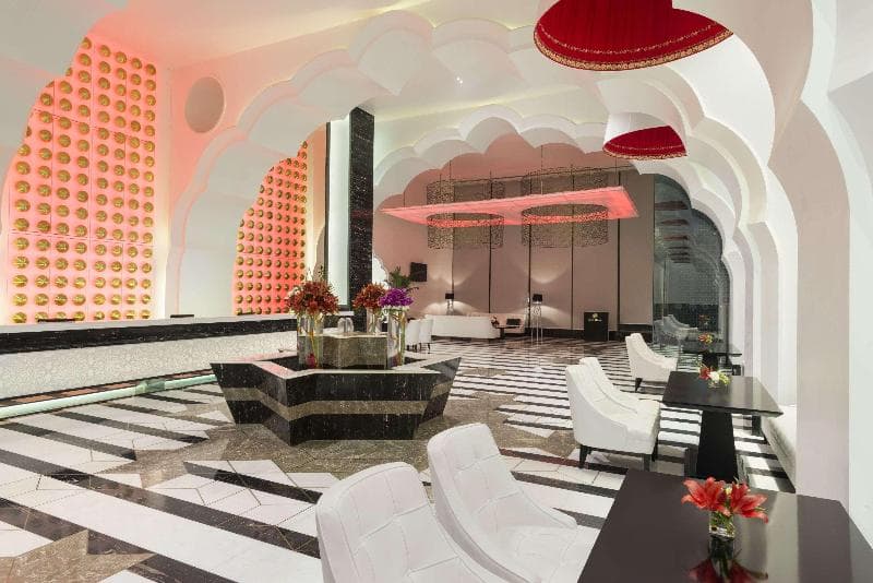 Ramada Plaza By Wyndham Agra 5