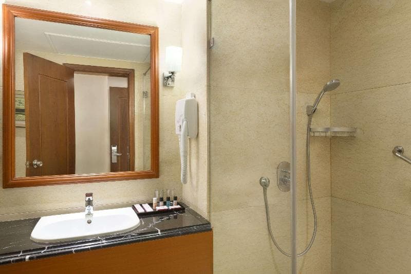 Ramada by Wyndham Amritsar 5