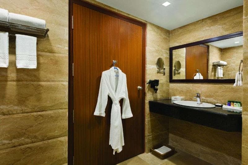 Ramada by Wyndham Jamshedpur 5