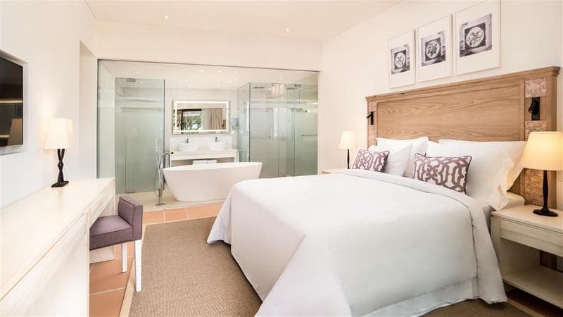 Pine Cliffs Ocean Suites, a Luxury Collection Resort & Spa 3