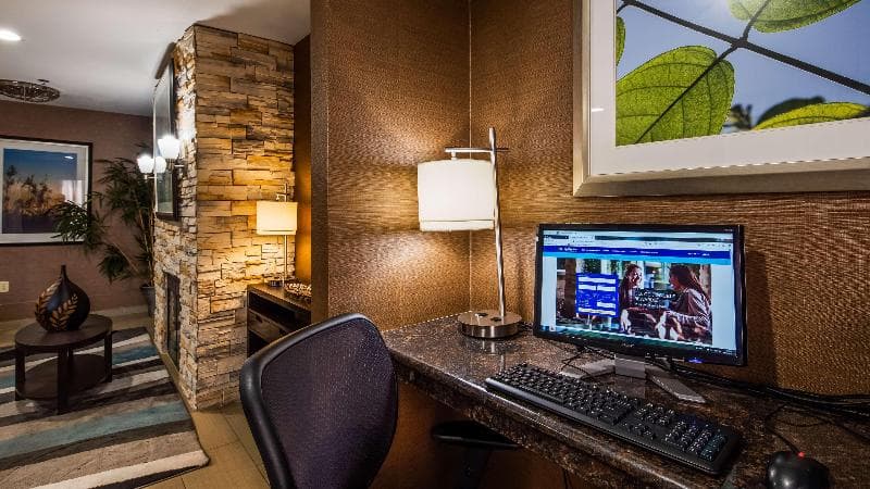 Best Western Brentwood Inn 1