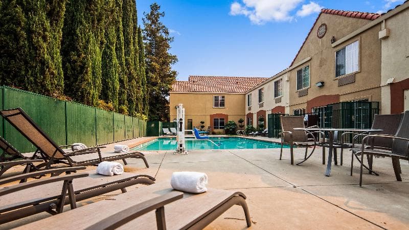 Best Western Brentwood Inn 5